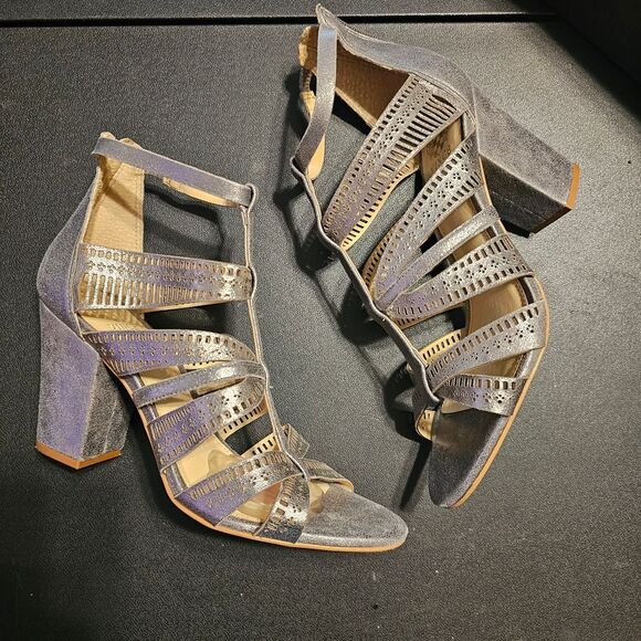 Vince Camuto Silver Suede Strappy Block Heels - Picture 5 of 8